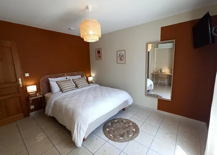 Adhemar Pensión La Garde-Adhémar