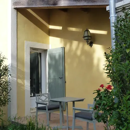 Adhemar Guest house 4*